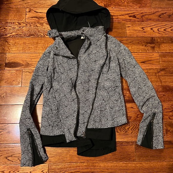Sz 6 unique print lululemon zip up - Picture 1 of 3